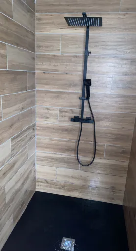 Installation d'une colonne de douche à Veauche, Saint-Étienne, Design & Bain